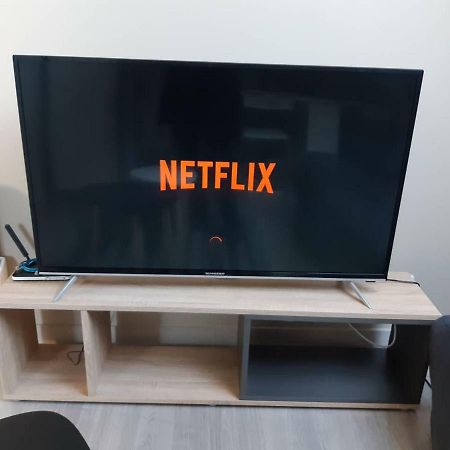 Elbeuf F2 Sweet Home Combles Netflix Wifi Экстерьер фото